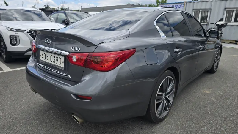 Infiniti Q50