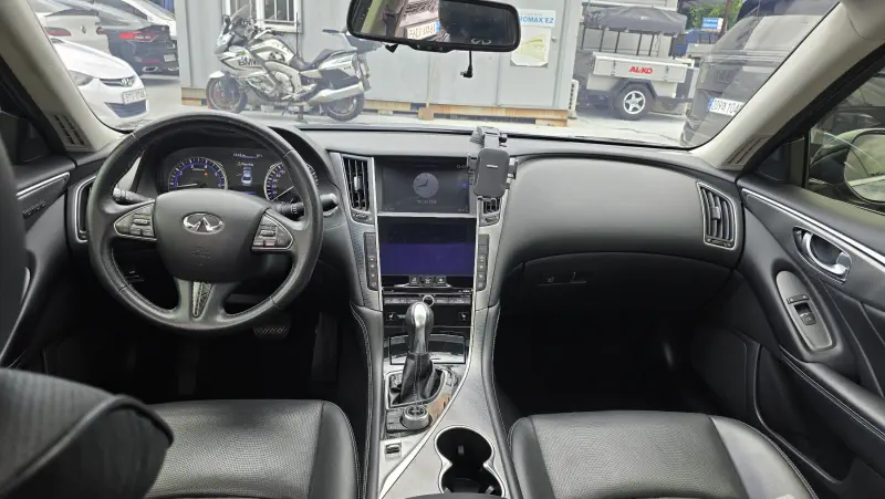 Infiniti Q50