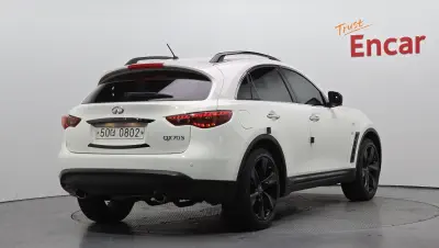 Infiniti QX70