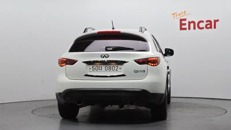 Infiniti QX70