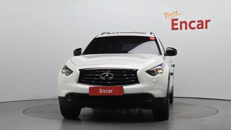 Infiniti QX70