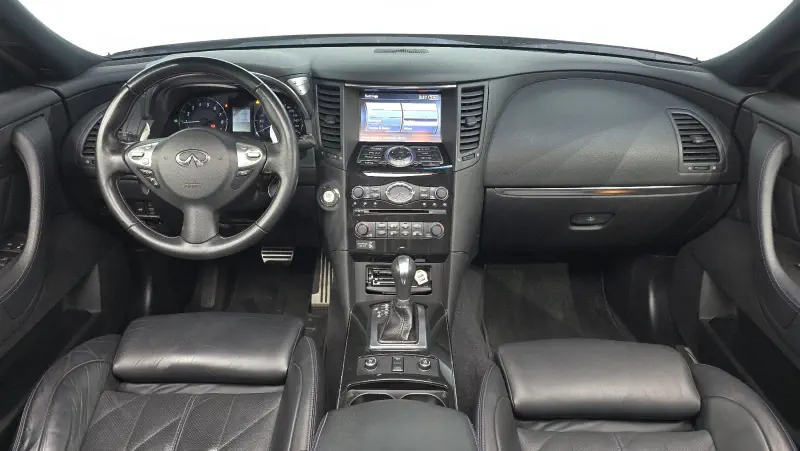 Infiniti QX70
