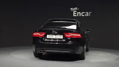 Jaguar XE