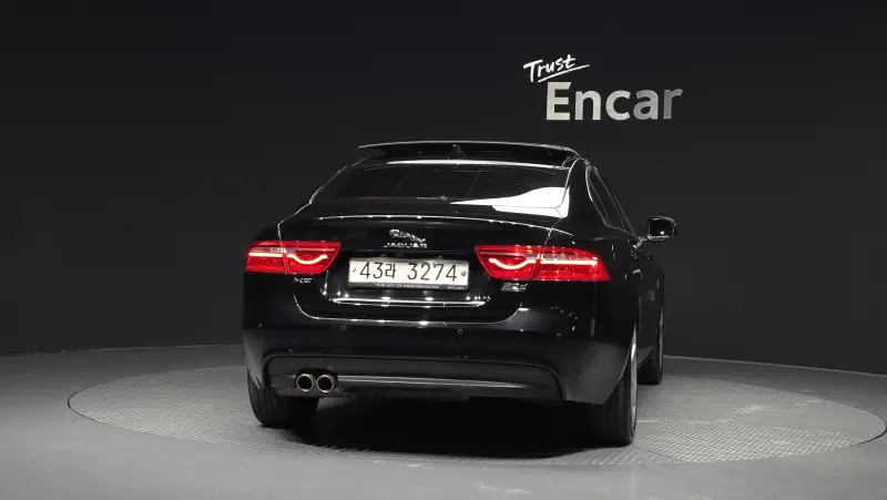 Jaguar XE