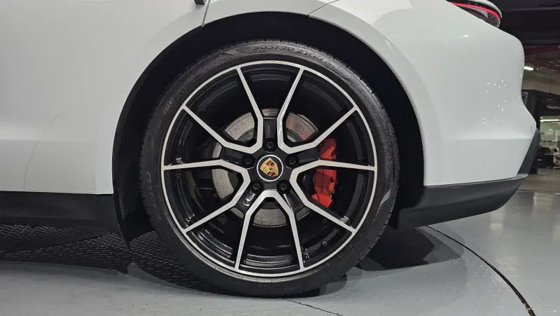 Porsche Taycan