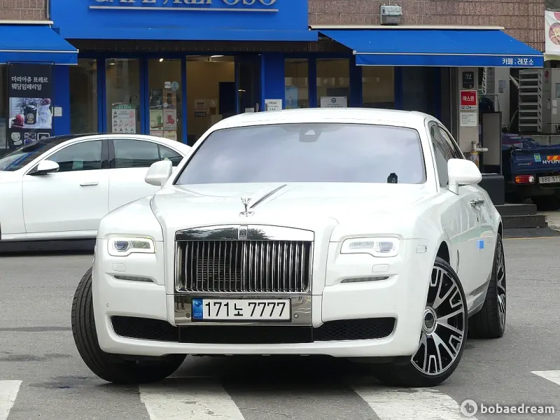 Rolls-Royce GHOST