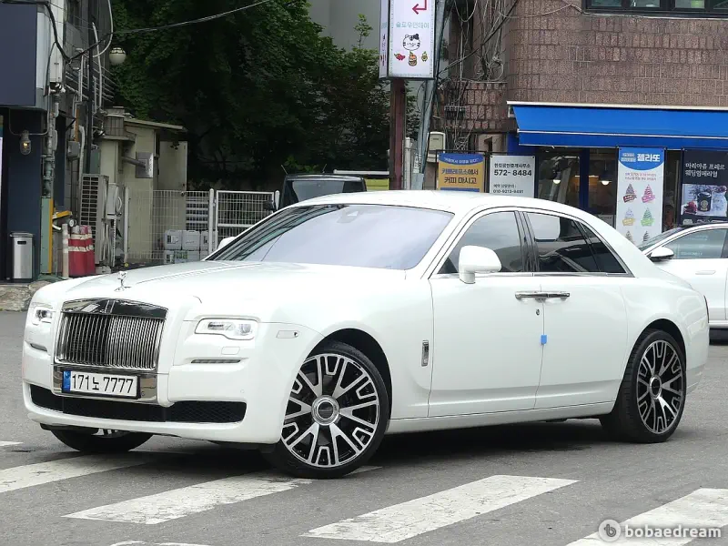Rolls-Royce GHOST
