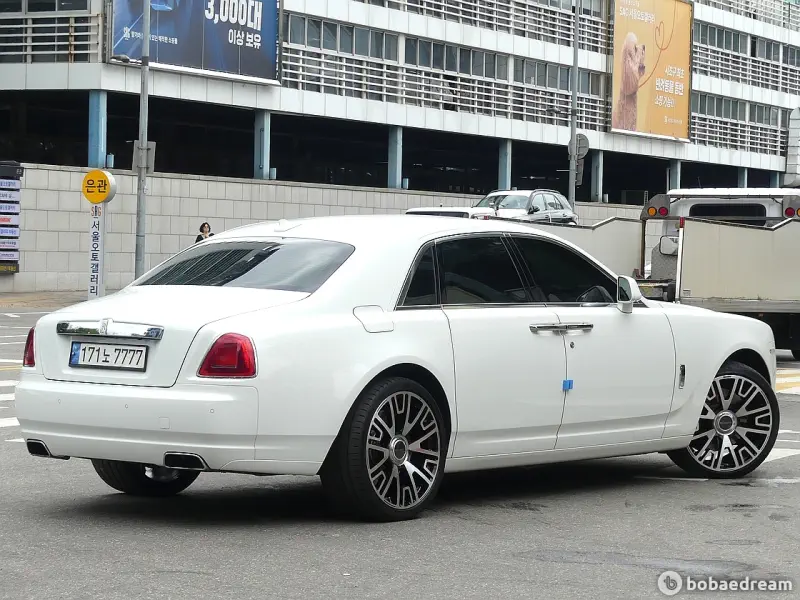 Rolls-Royce GHOST
