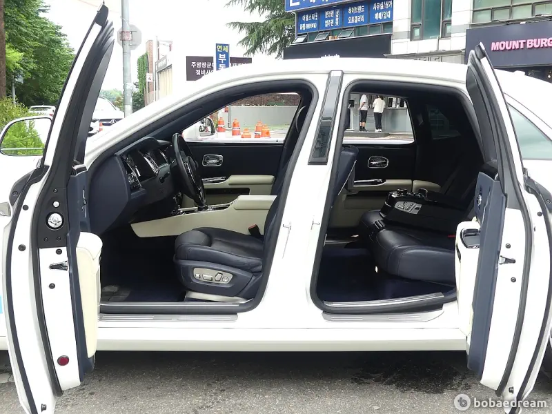 Rolls-Royce GHOST