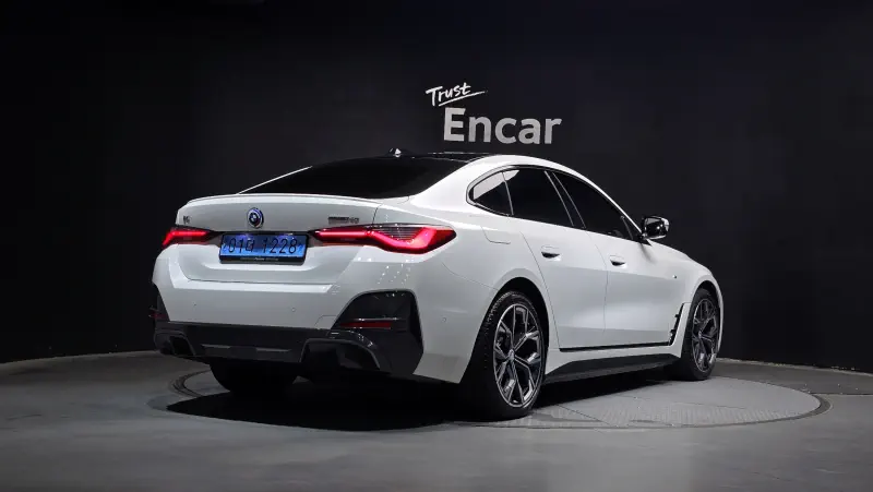 BMW i4