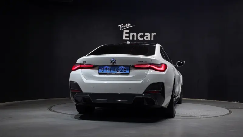 BMW i4