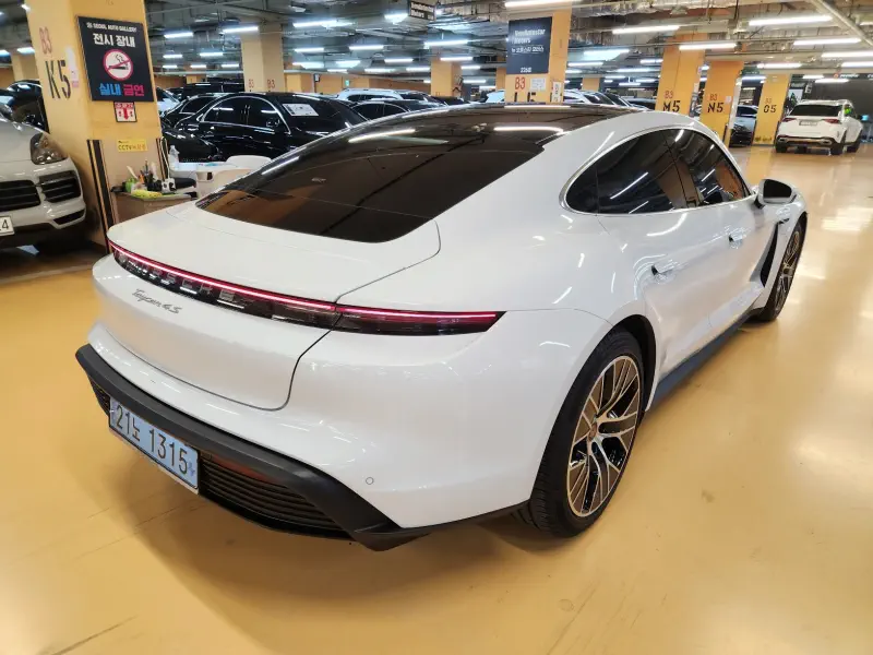 Porsche Taycan