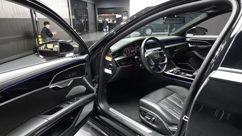 Audi A8