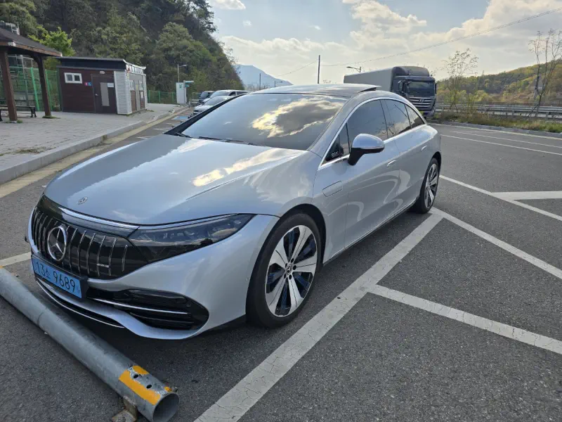 Mercedes-Benz EQS