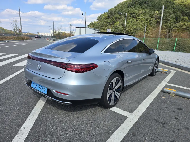 Mercedes-Benz EQS