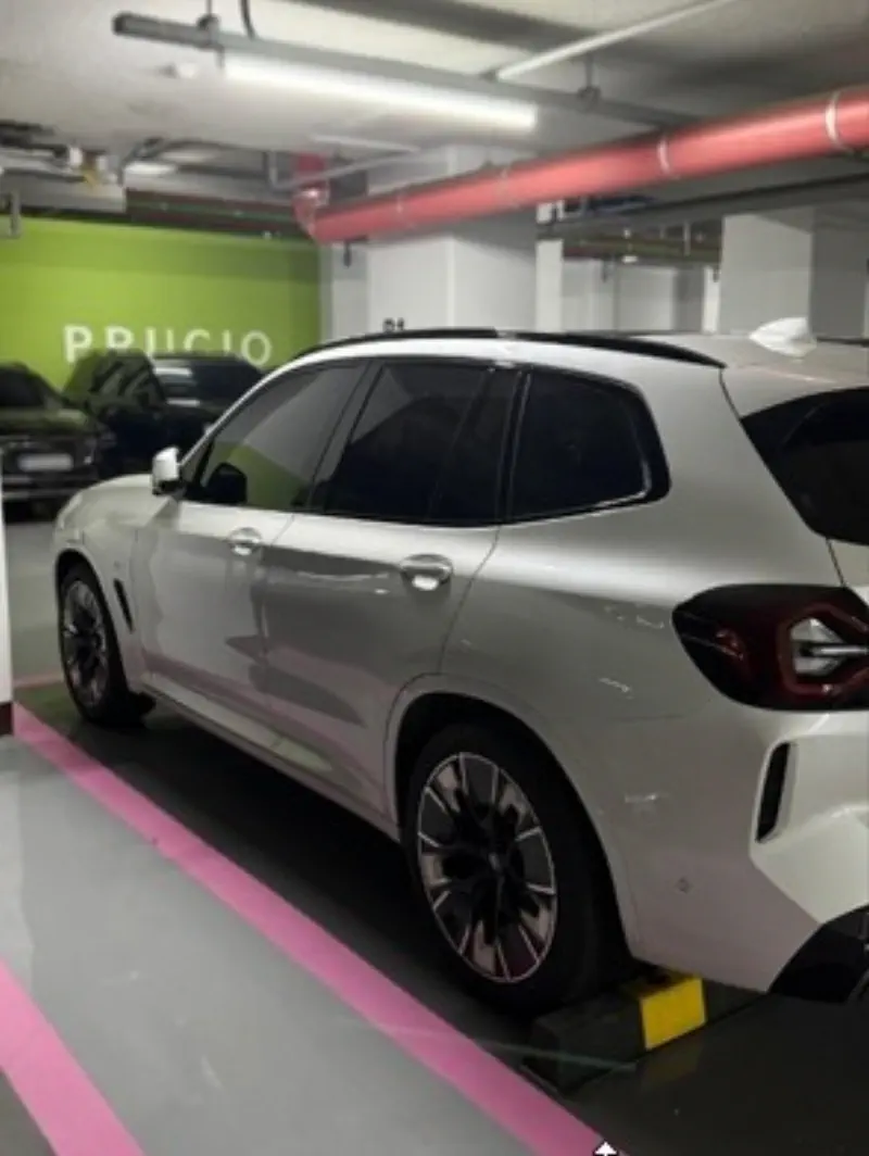 BMW iX3