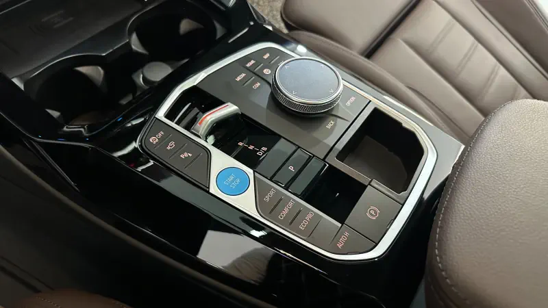BMW iX3