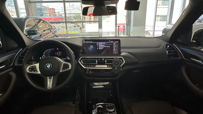 BMW iX3