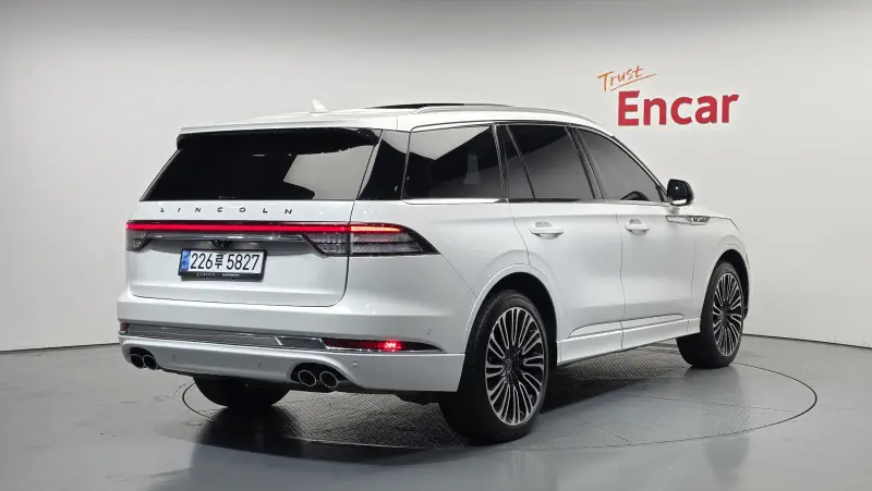 Lincoln Aviator