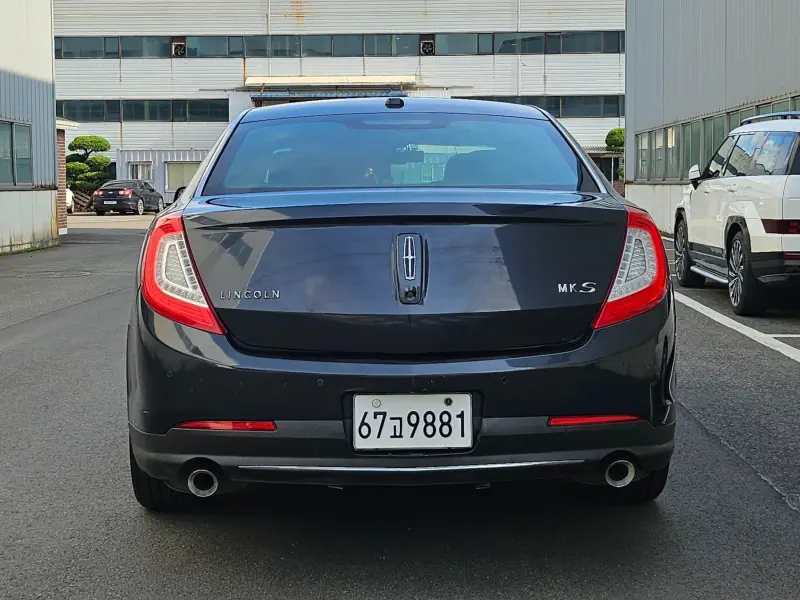 Lincoln MKS