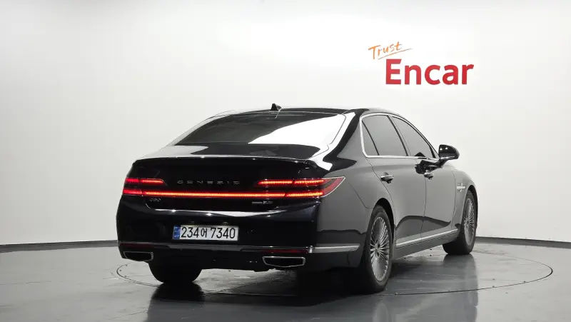 Genesis G90