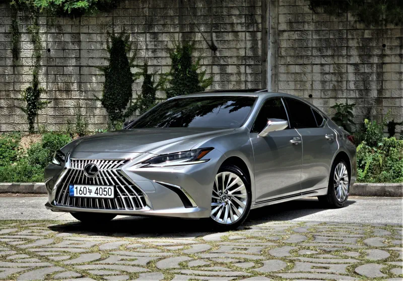Lexus ES300h