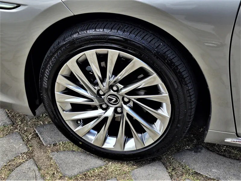 Lexus ES300h