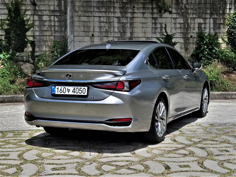 Lexus ES300h
