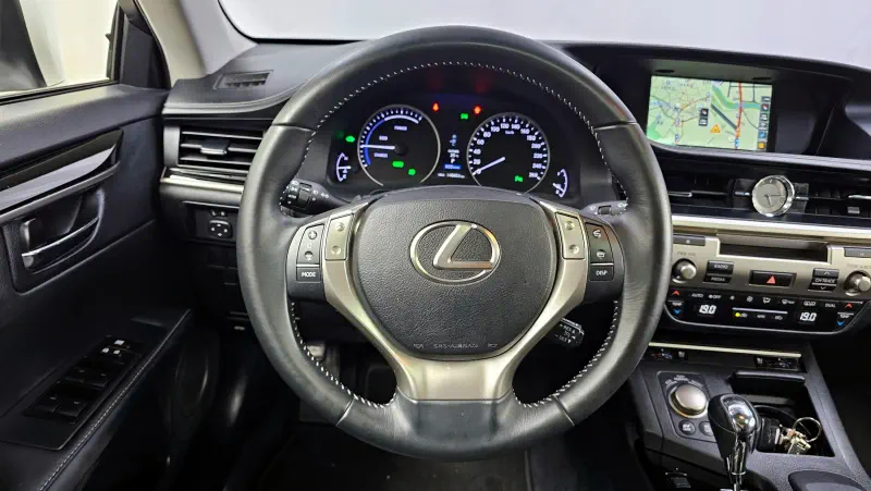Lexus ES300h