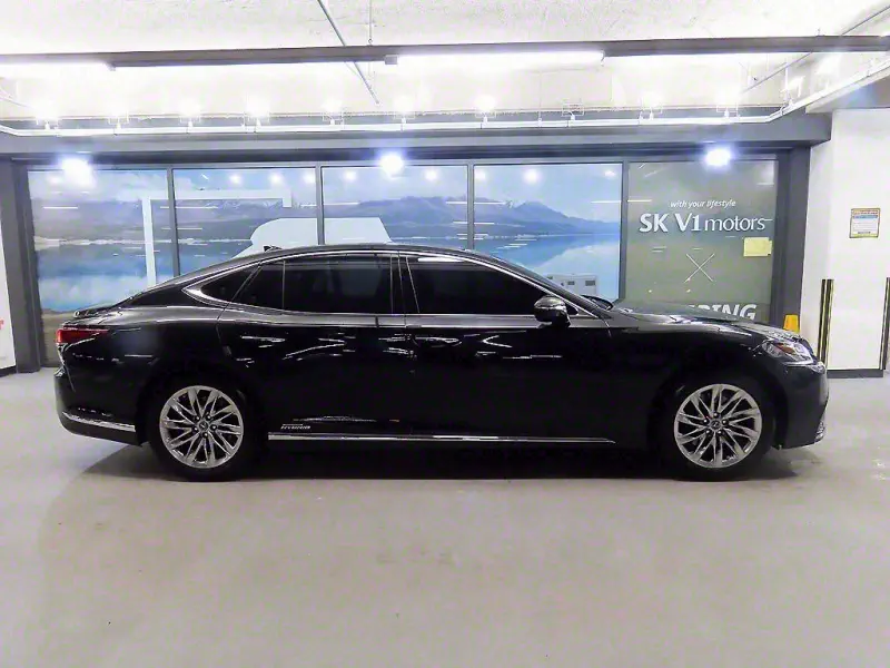 Lexus LS