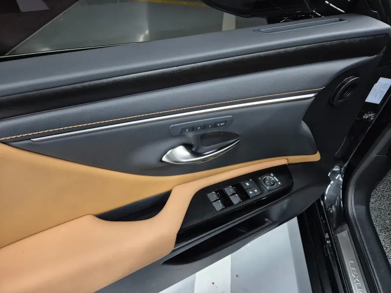 Lexus ES300h