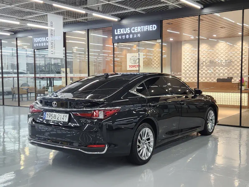 Lexus ES300h