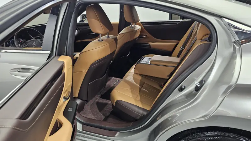 Lexus ES300h
