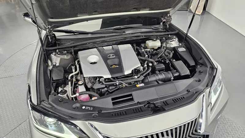 Lexus ES300h