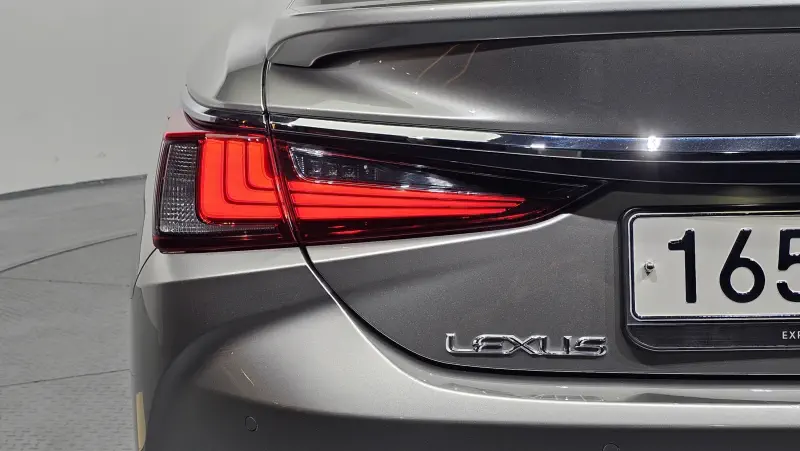 Lexus ES300h