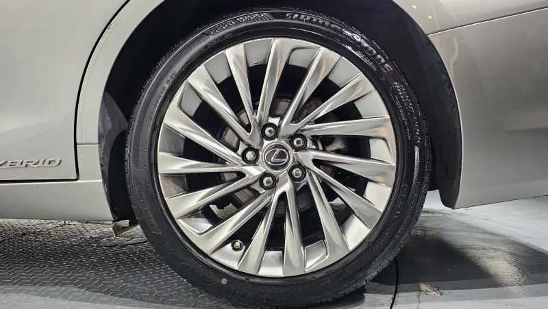 Lexus ES300h
