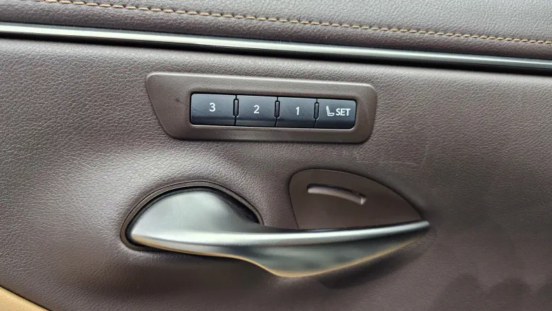 Lexus ES300h