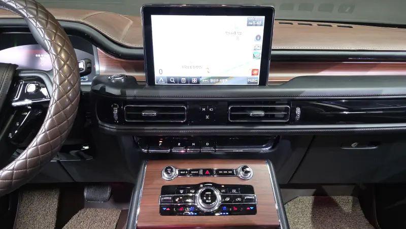 Lincoln Aviator