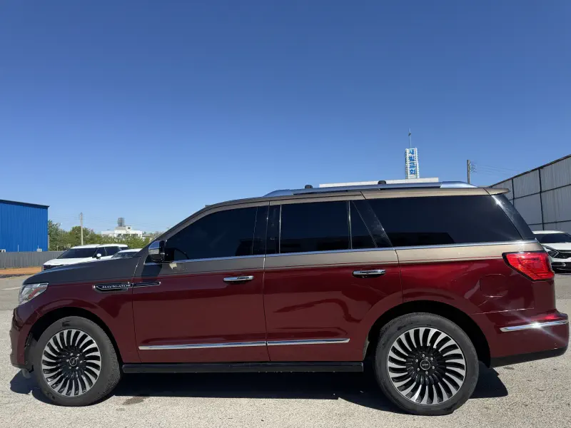 Lincoln Navigator