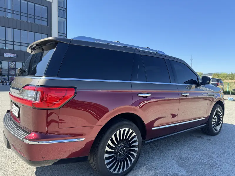 Lincoln Navigator