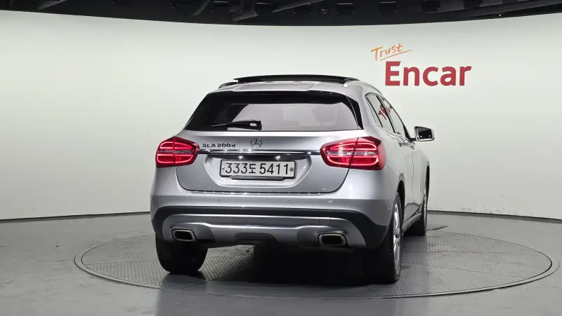 Mercedes-Benz GLA-Class