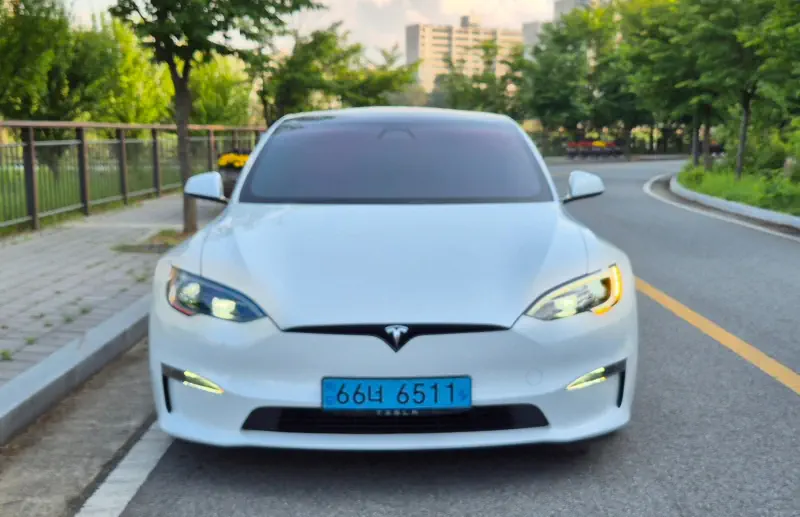 Tesla MODEL S