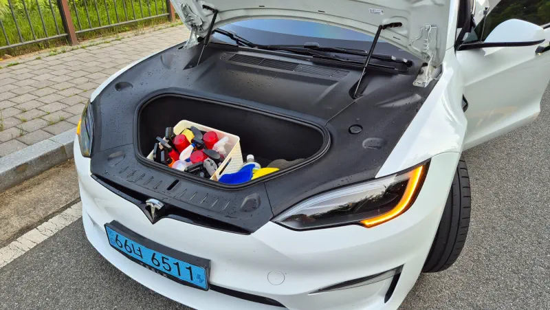 Tesla MODEL S