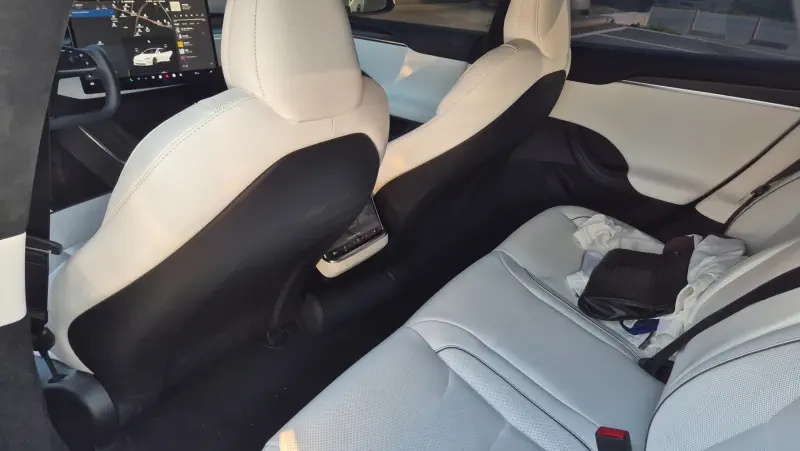 Tesla MODEL S