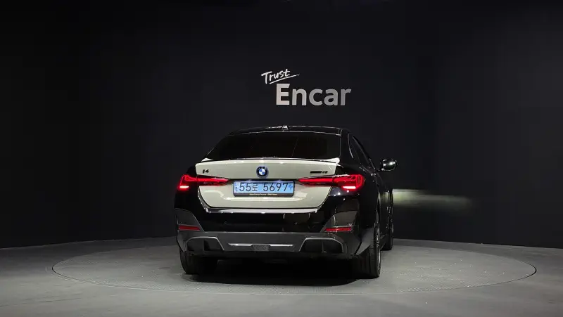 BMW i4