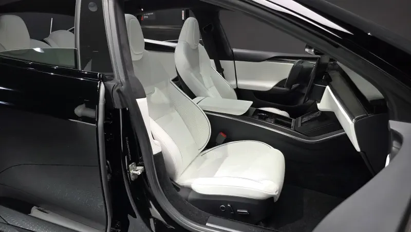 Tesla MODEL S