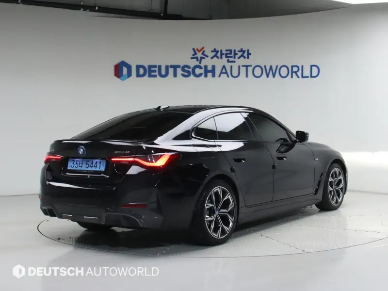 BMW i4