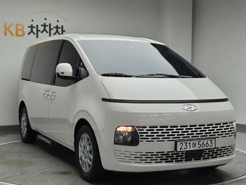 Hyundai Staria