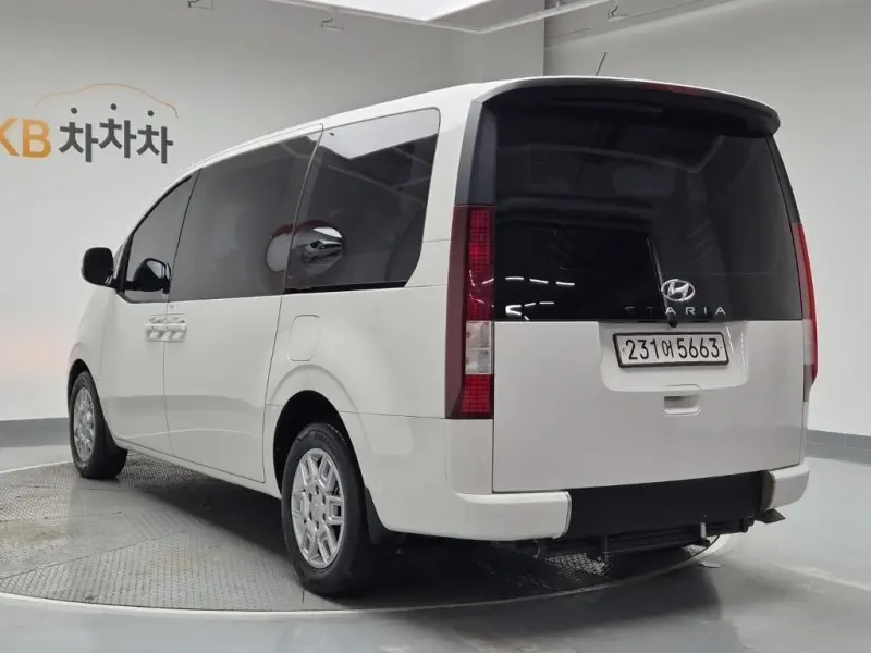 Hyundai Staria