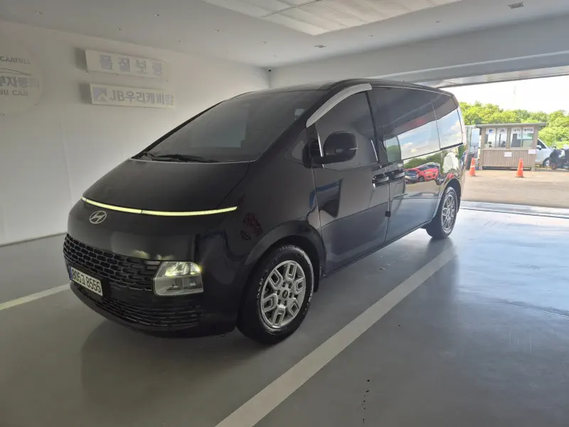 Hyundai Staria